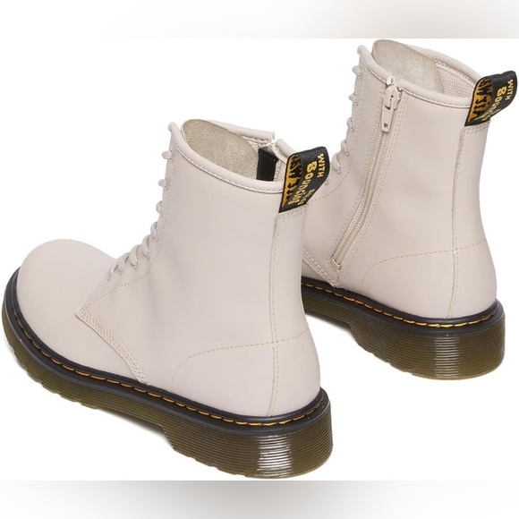 NWT DR MARTENS 1460 Fashion Leather Boot! - Picture 3 of 9